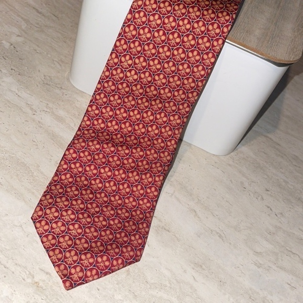 Wm Chelsea Ltd Tie with Tennis‎ Pattern. Red